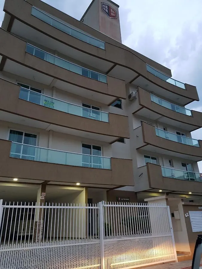 Bombinhas Sc 200 Metros Da Praia Apartment 0*,