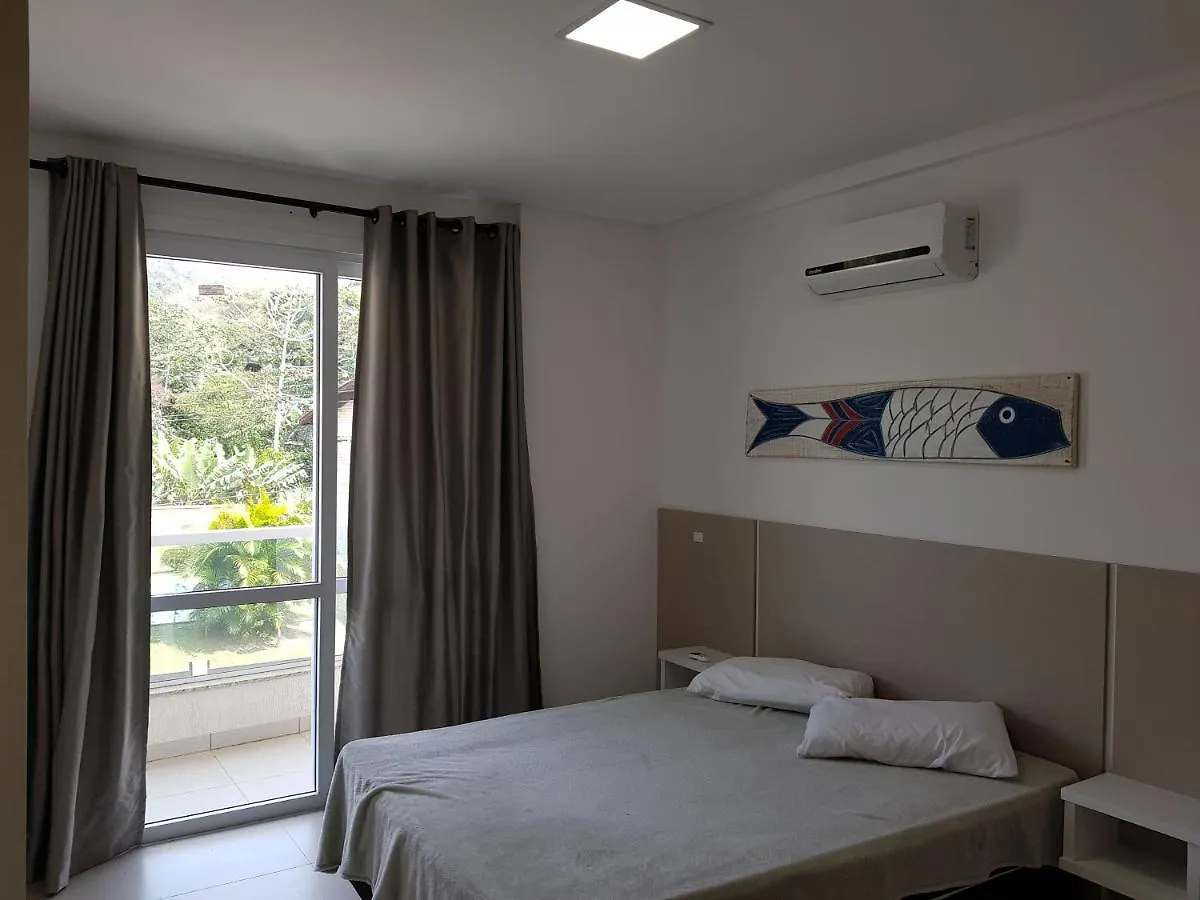 Bombinhas Sc 200 Metros Da Praia Apartment