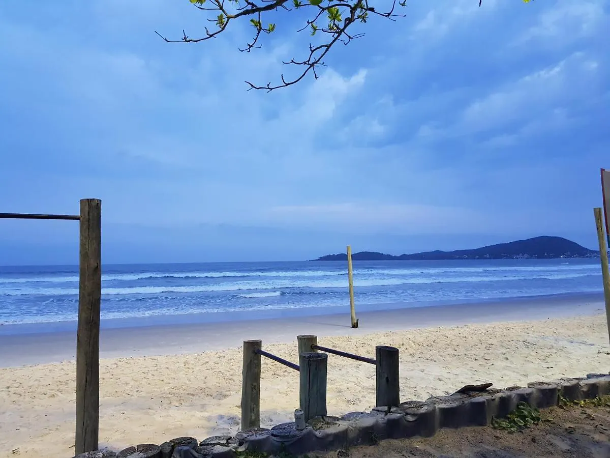 Bombinhas Sc 200 Metros Da Praia Apartamento 0*,  Brasil