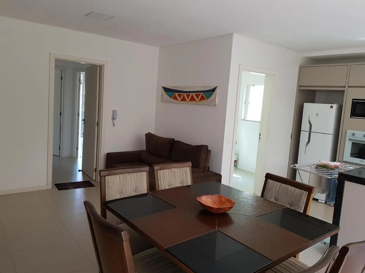Bombinhas Sc 200 Metros Da Praia Apartamento 0*,  Brasil